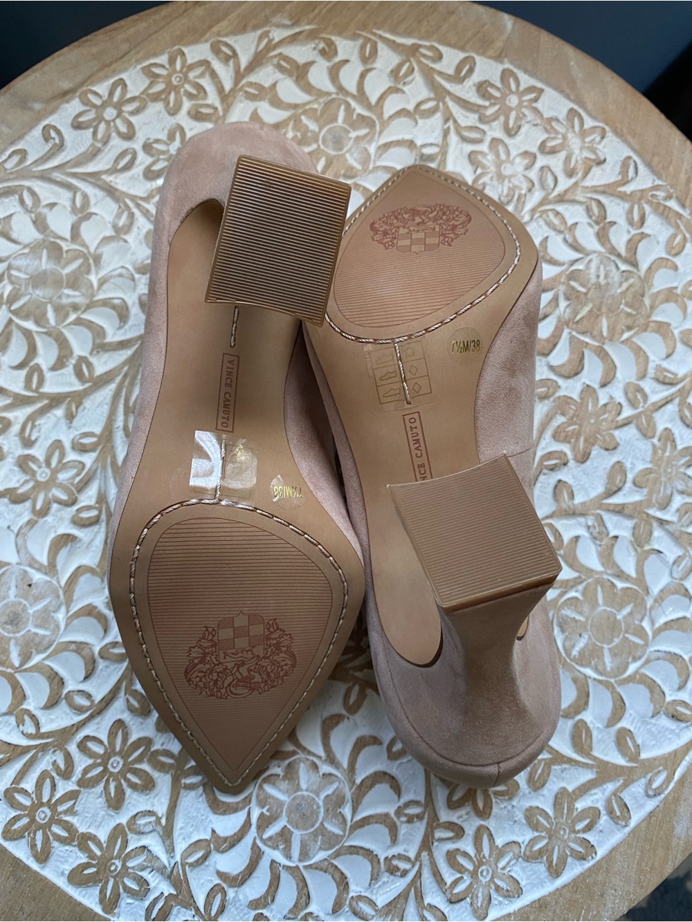 NWT Vince Camuto Women's Pointed Toe Block Heel Pumps in Blush - Picture 4 of 4